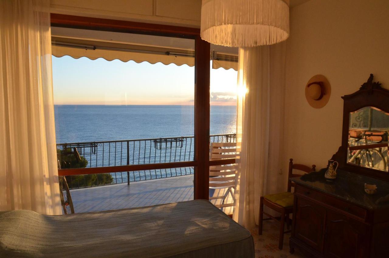 Rocce Di Capo Mimosa - Cervo Apartment Bagian luar foto